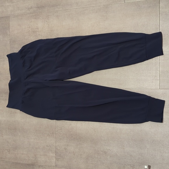 Athleta Pants - Athleta salutation jogger